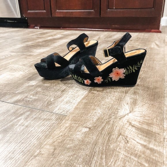 Velvet Embroidered Platform Wedges - Picture 6 of 9